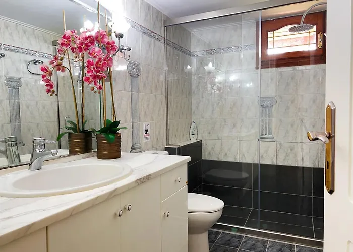 Virginia - In Helmata Argostoli (Kefalonia)